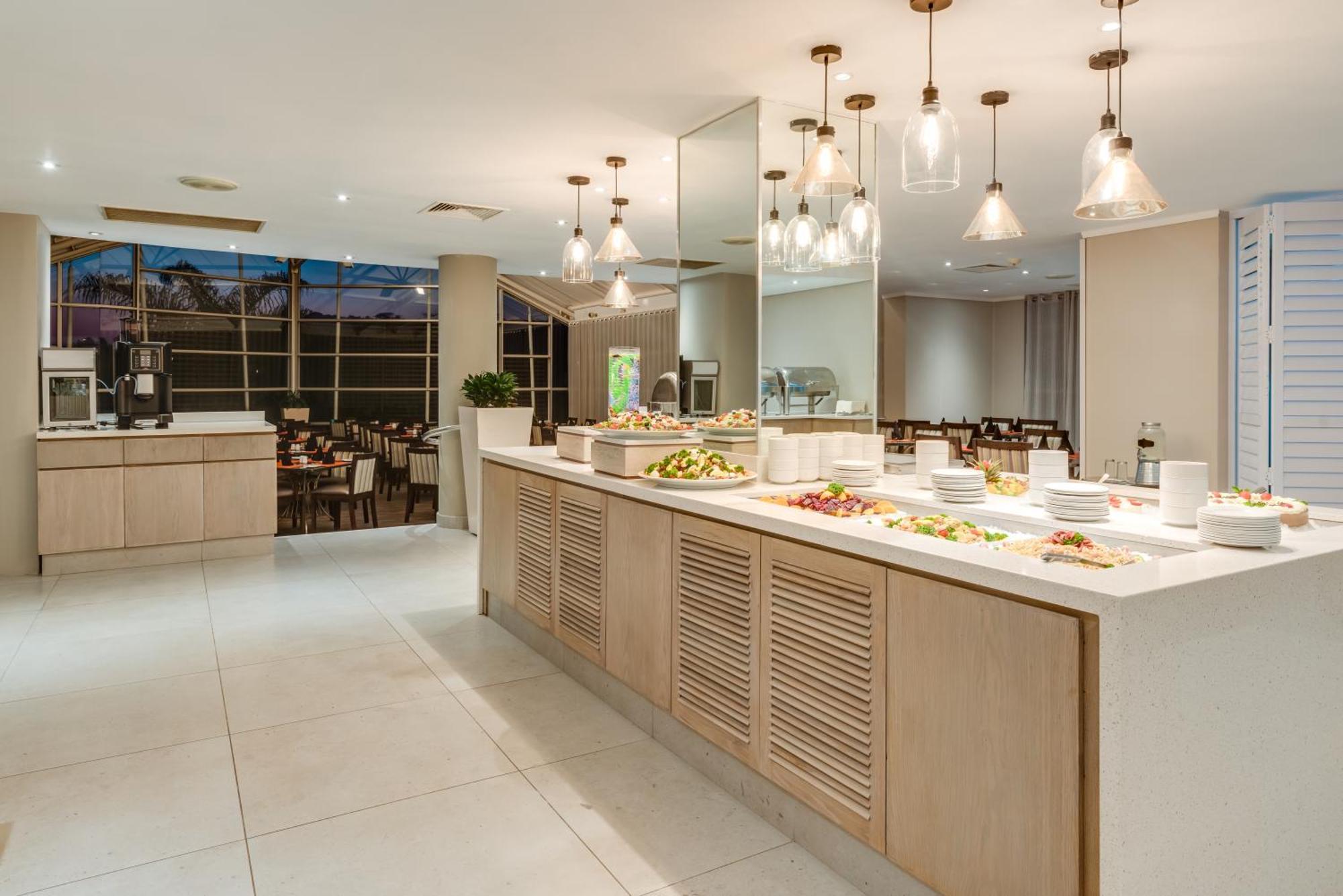 אמנזימטוטי Protea Hotel By Marriott Karridene Beach מראה חיצוני תמונה